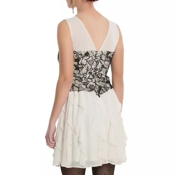 Harry Potter Black Lace & Ivory Ruffle Gown - Picture 2 of 8